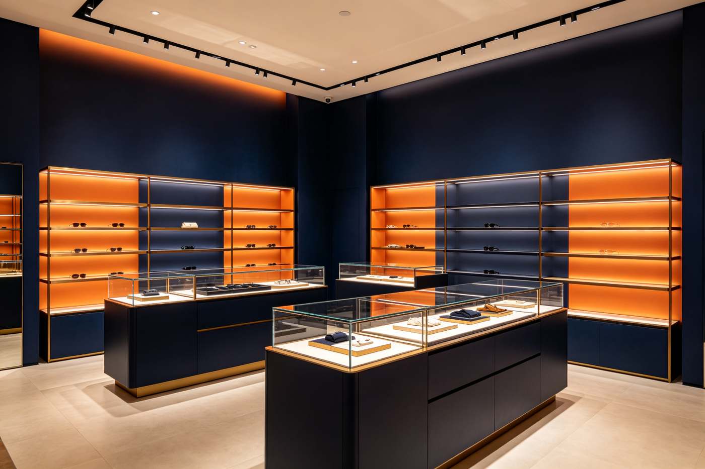 Modern retail store fitted with Kewei Display display fixtures